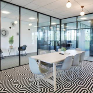 Bureau privé 40 m² 11 postes Coworking Rue Treilhard Paris 75008 - photo 4